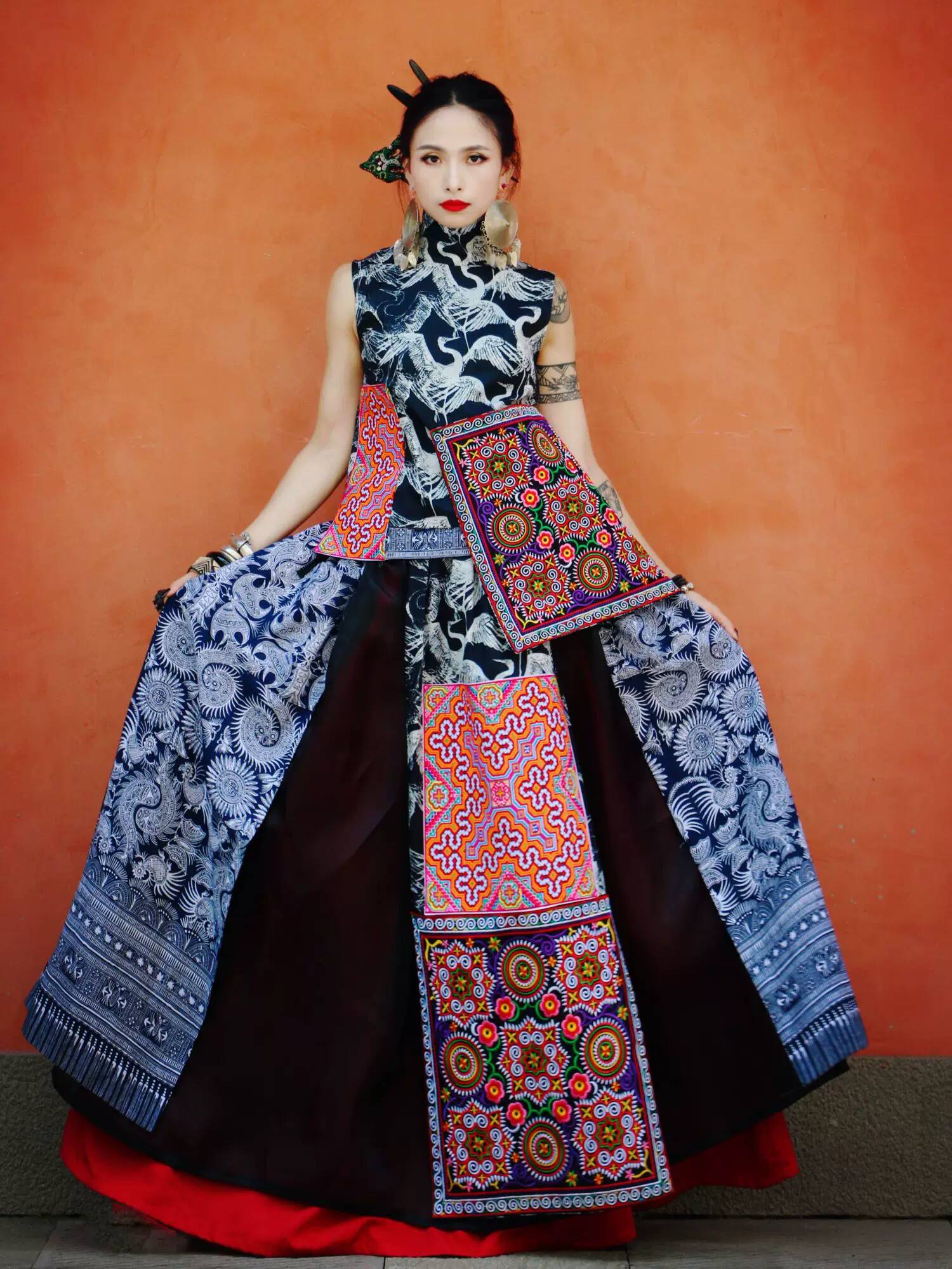 Ethnic Clothing & Online Fashion Store Khaadi Us - Ensemble traditionnel Miaojiang pour filles :