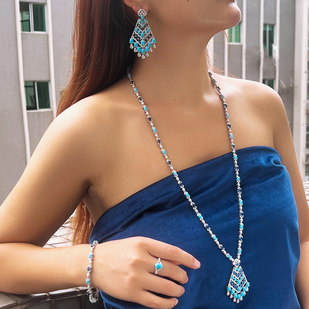 Ethnic Fashion In Dubai - CWWZircons 4 pièces Élégant Collier long