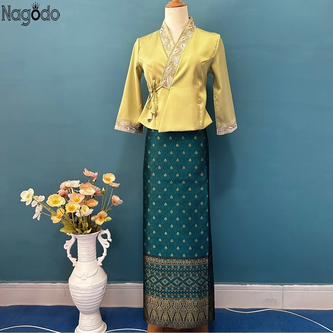 Ensemble chemisier et jupe lon - Batik Sarong Wrap avis et prix