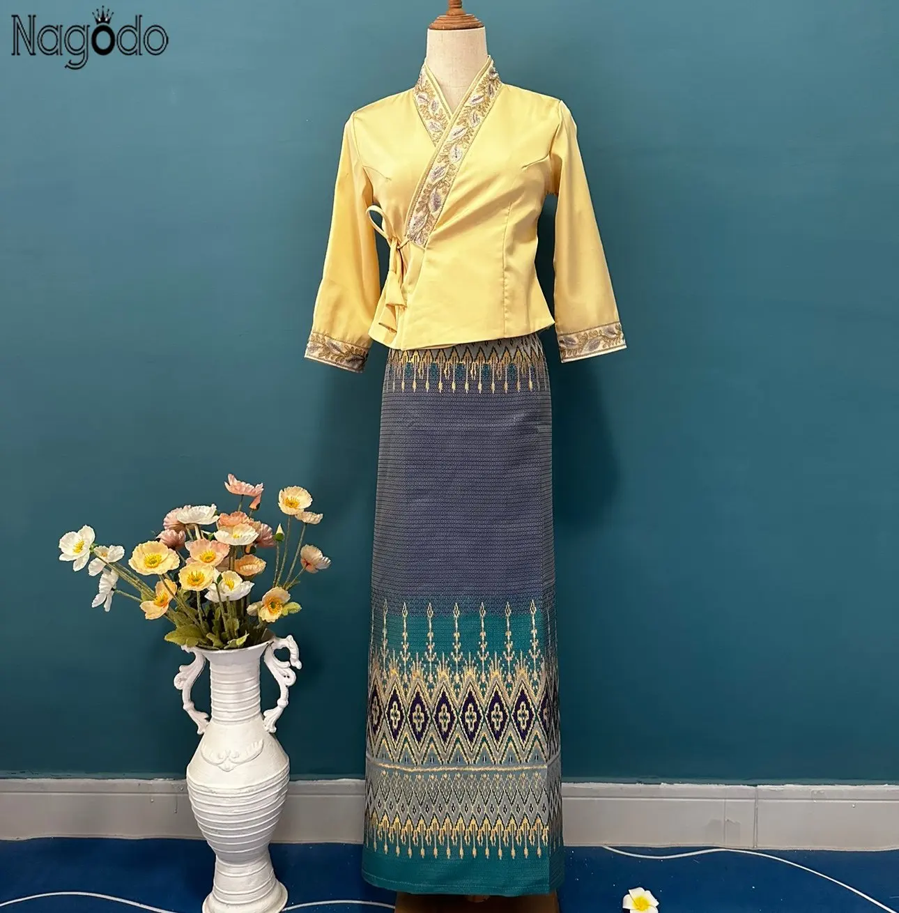 Ensemble chemisier et jupe lon - Batik Sarong Wrap avis et prix