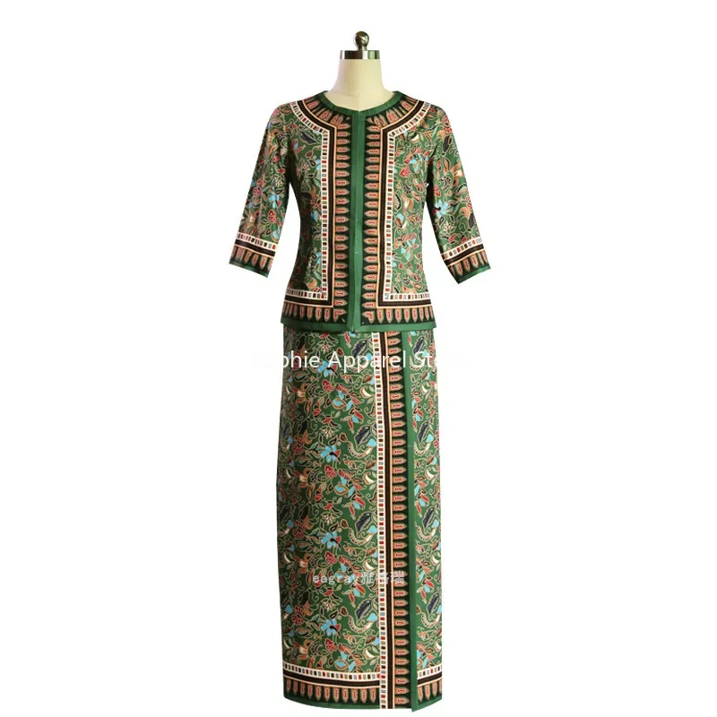 Uniforme d'hôtesse de l'air et - Batik Sarong Wrap avis et prix