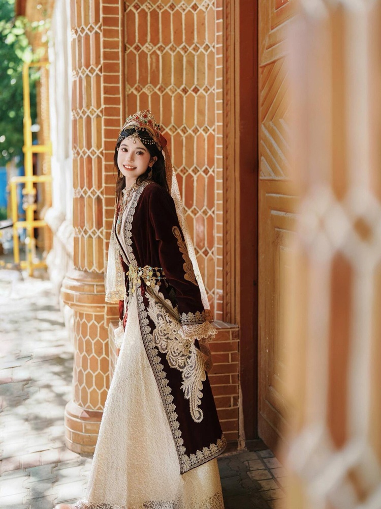 Nouvelle tenue ethnique Uygur, - Ethnic Clothing & Online Fashion Store Khaadi Us avis et prix